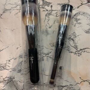 It cosmetics Brushes!